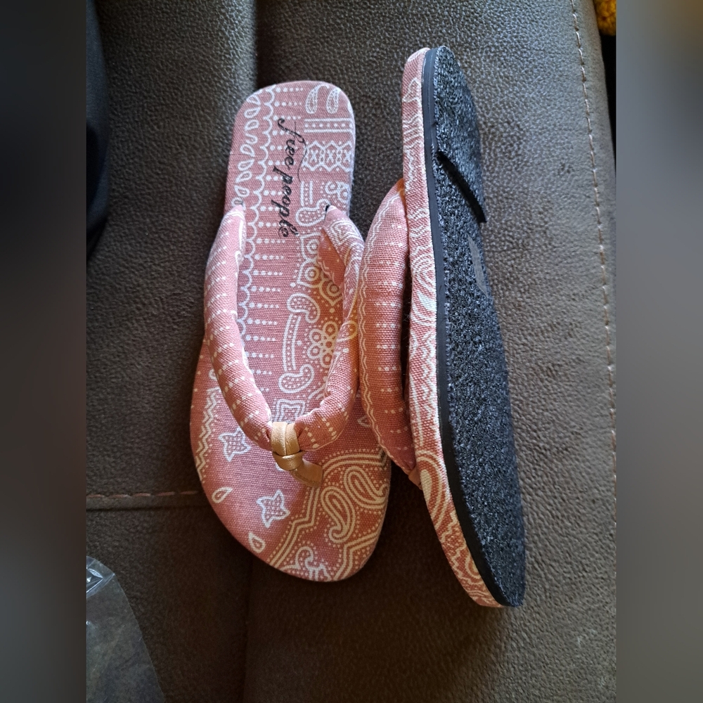 FREE PEOPLE flip flops SANDALS brand new ORGANIC COTTON pretty pink 💗 - Picture 3 of 3